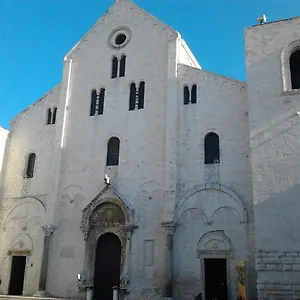 https://la-rosa-rossa.barihotels.org