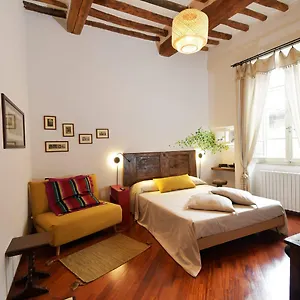 http://la-piazzetta.hotels-perugia.com